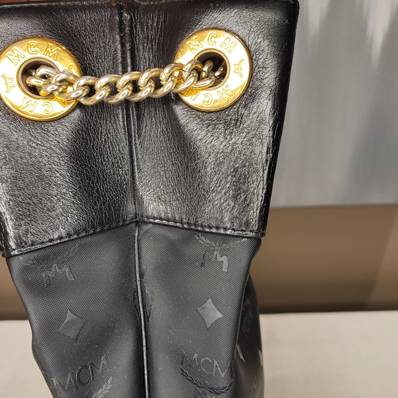 MCM Black Women's Bucket Shoulder Bag With Gold Chain Hardware - Picture 13 of 16